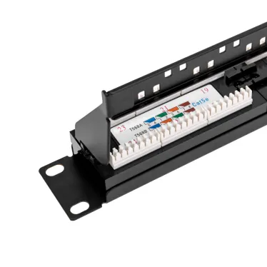 Патч-панель с кабельным органайзером 19дюймов 1U 24 порта UTP RJ-45 CAT 5e