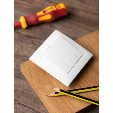 Валенсия выключатель 2-кл. 10А белый проходной