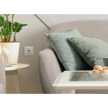 VALENA Розетка двойная USB слоновая кость