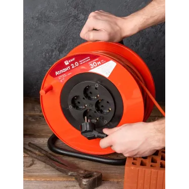 Удлинитель на катушке Атлант 2.0 4 гнезда 30м с заземлением ПВС 3x1.0 10А/2.2кВт PROxima