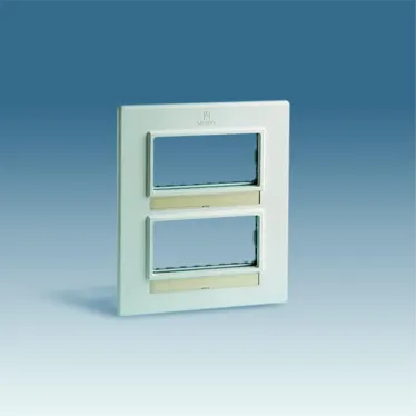 Рамка 4 поста. 8 мод. Белая.