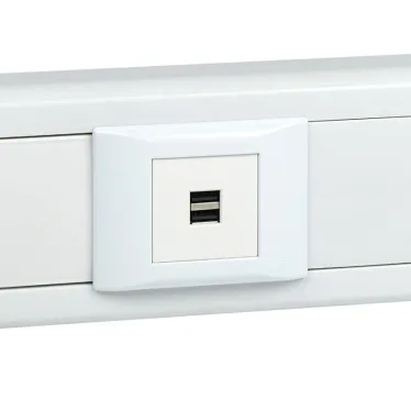 Розетка USB, сила тока 2.1 А (2 гнезда) без индикатора