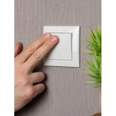 Валенсия выключатель 1-кл. 10А белый проходной