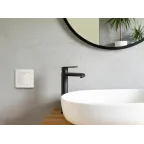 Розетка 2К+З IP 44 с откидной крышкой и шторками немецкий стандарт 16 А 250 В INSPIRIA белая