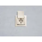 VALENA Розетка с заземлением в рамку с крышкой белая