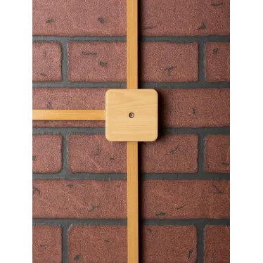 Коробка разветвительная КМР-030-030кг (78х78х26) с клеммником светлое дерево PROxima