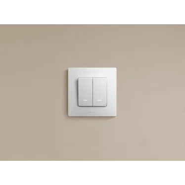 ETIKA Выключатель двухклавишный с подсветкой белый безвинтовые зажимы 10АХ