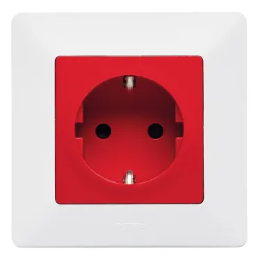 Valena LIFE Розетка силовая 2К+З 16А 250В со шторками безвинтовые зажимы с лицевой панелью белая