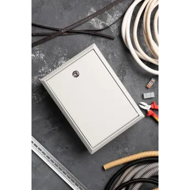 Щит распределительный навесной ЩРн-12з IP31 220х300х120 с замком