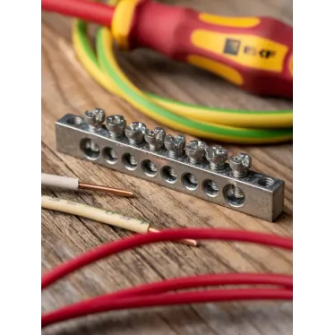 Шина PEN ноль-земля (6x9мм) 8 отв. цинк крепеж по краям