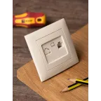 Валенсия розетка компьютерная RJ-45 1-местная кремовая