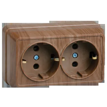 ОКТАВА Розетка двойная наружная с заземлением дуб
