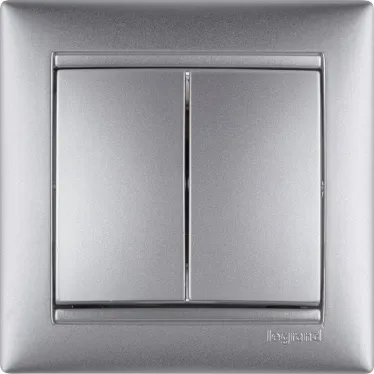 VALENA Рамка 1 пост горизонтальная алюминий