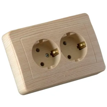 Розетка двойная скрытая с заземлением со шторками сосна