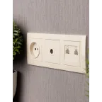 Валенсия рамка 3-местная кремовая