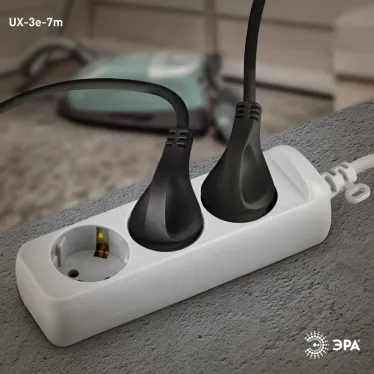 Удлинитель Россия UX-3e-7m c заземл, 3х0,75мм2, ПВС, 3гн, 7м UX-3e-7m
