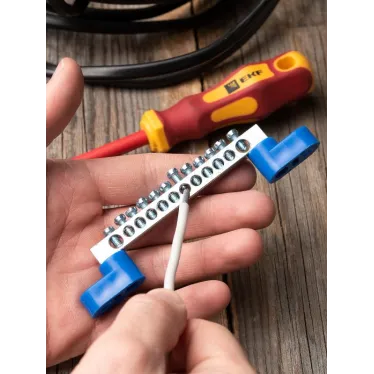 Шина нулевая N 63.12 (2 изолятора стойка) никель