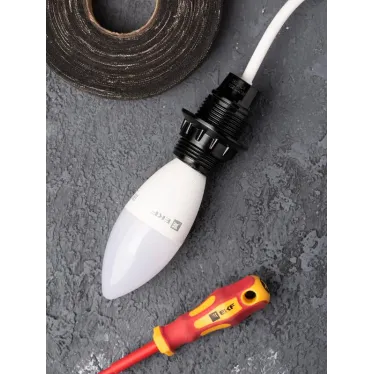 Патрон карболитовый с кольцом Е14 черный без наклейки