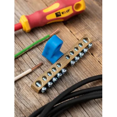 Шина 0 N (6х9мм) 10 отверстий латунь синий угловой изолятор PROxima