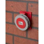 Розетка стационарная внутренняя угловая 4242 3Р+РЕ 32А 380В IP67 PROxima