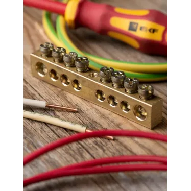 Шина нулевая 8х12мм 125А 8 отверстий крепеж по центру латунь PROxima