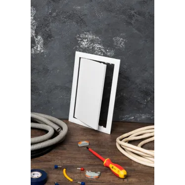 Люк ревизионный пластик 200х300 Basic