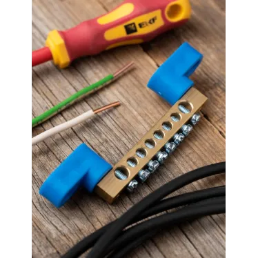 Шина нулевая 63.08 2 изолятора стойка (10шт) латунь