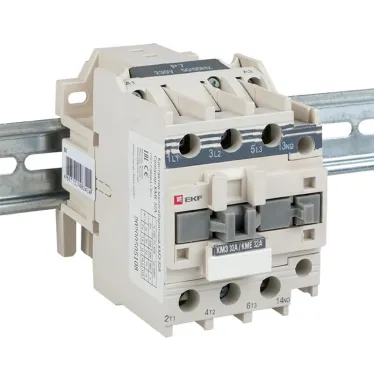 Пускатель магнитный КМЭ 32А катушка управления 220В малогабаритный 1NC