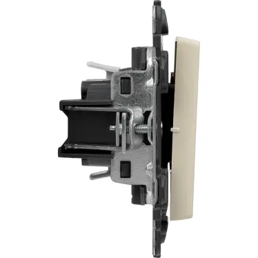 Valena LIFE Выключатель 10АХ 250В с подсветкой С лицевой панелью Слоновая кость