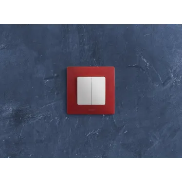 ETIKA Выключатель двухклавишный белый на безвинтовые зажимы 10АХ