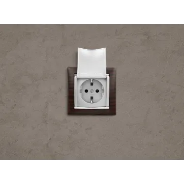 VALENA Розетка с заземлением без шторок с крышкой алюминий