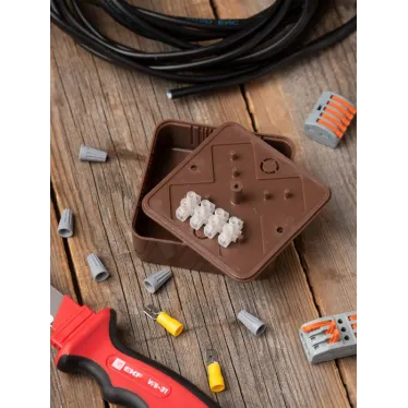 Коробка разветвительная КМР-030-030кг (78х78х26) с клеммником тёмное дерево PROxima