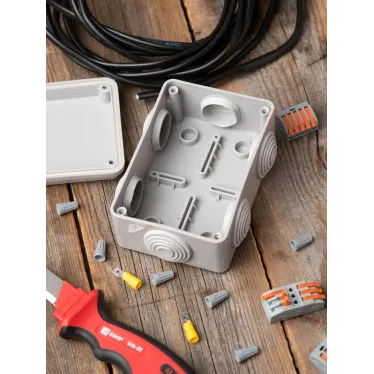 Коробка распаячная КМР-050-048 пылевлагозащитная 6мембранных вводов уплотнительный шнур (120х80х50) PROxima