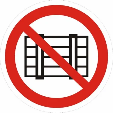 Знак P 12 ''Запрещается загромождать проходы и (или) складировать'' 200х200 мм, пленка самоклеящаяся ГОСТ Р 12.4.026-2015