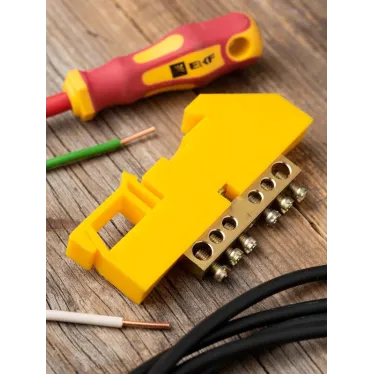 Шина 0 N (6х9мм) 6 отверстий латунь желтый изолятор на DIN-рейку PROxima