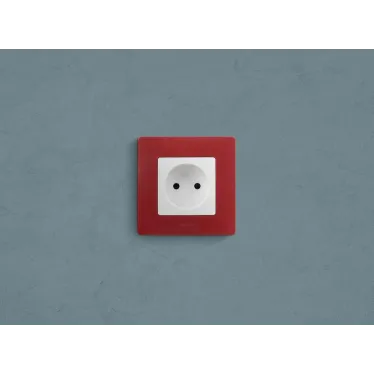 ETIKA Розетка без заземления со шторками белая винтовые зажимы