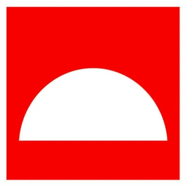 Знак F 06 ''Место размещения нескольких средств противопожарной защиты'' 200х200 мм, пластик с покрытием фотолюминесцентным ГОСТ Р 12.4.026-2001