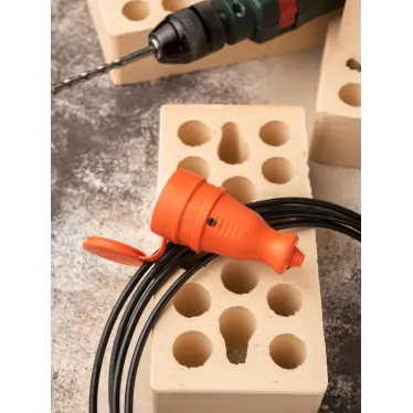 Роз. перенос. с защитной крышкой каучуковая цветная 230В 2P+PE 16A IP44 DIY