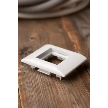 Рамка+суппорт на 2 модуля (1 пост) C-Line