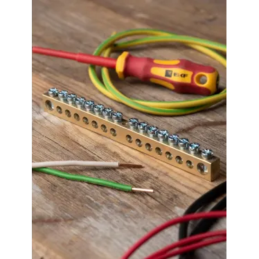 Шина PEN ноль-земля 8х12мм 16 отверстий латунь крепеж по центру PROxima