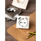 Валенсия лицевая панель розетки 1-местной с/з 16А жемчуг с защ. штор. с 2 USB 2,1А