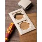 Валенсия рамка 2-местная кремовая