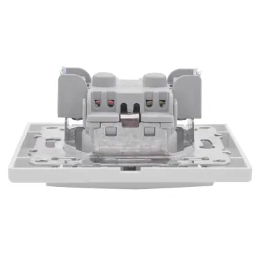 Розетка Минск одноместная СП с заземлением 16А белая защитные шторки