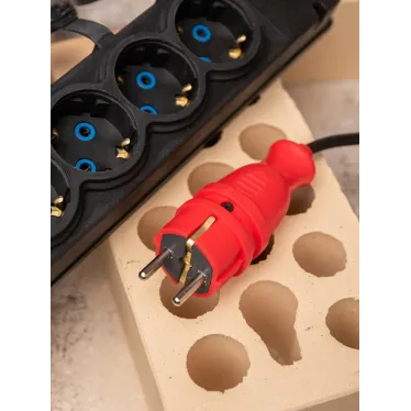 Вилка красная каучуковая прямая 230В 2P+PE 16A IP44 PRO