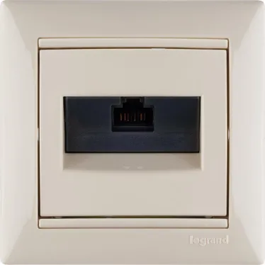 VALENA Розетка компьютерная RJ45х1 категория 5е в рамку слоновая кость