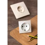 Валенсия лицевая панель розетки 1-местной с/з 16А жемчуг с защ. штор.