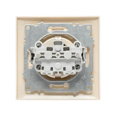 Валенсия розетка 1-местная с/з 16А кремова с крышкой и защ. штор.