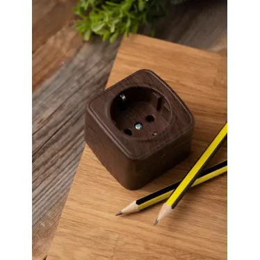 Розетка 1-местная ОП Минск 16А с заземлением темное дерево