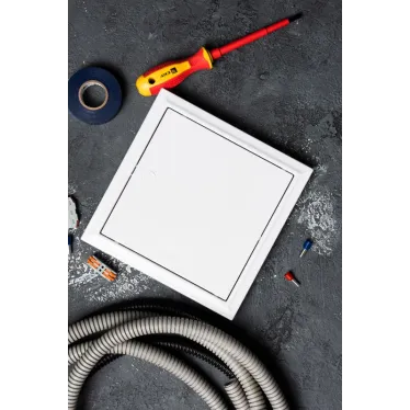 Люк ревизионный пластик с нажимным замком 200х200 Basic