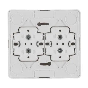 ЭТЮД Розетка четырехместная наружная с заземлением со шторками 16А 250B белая